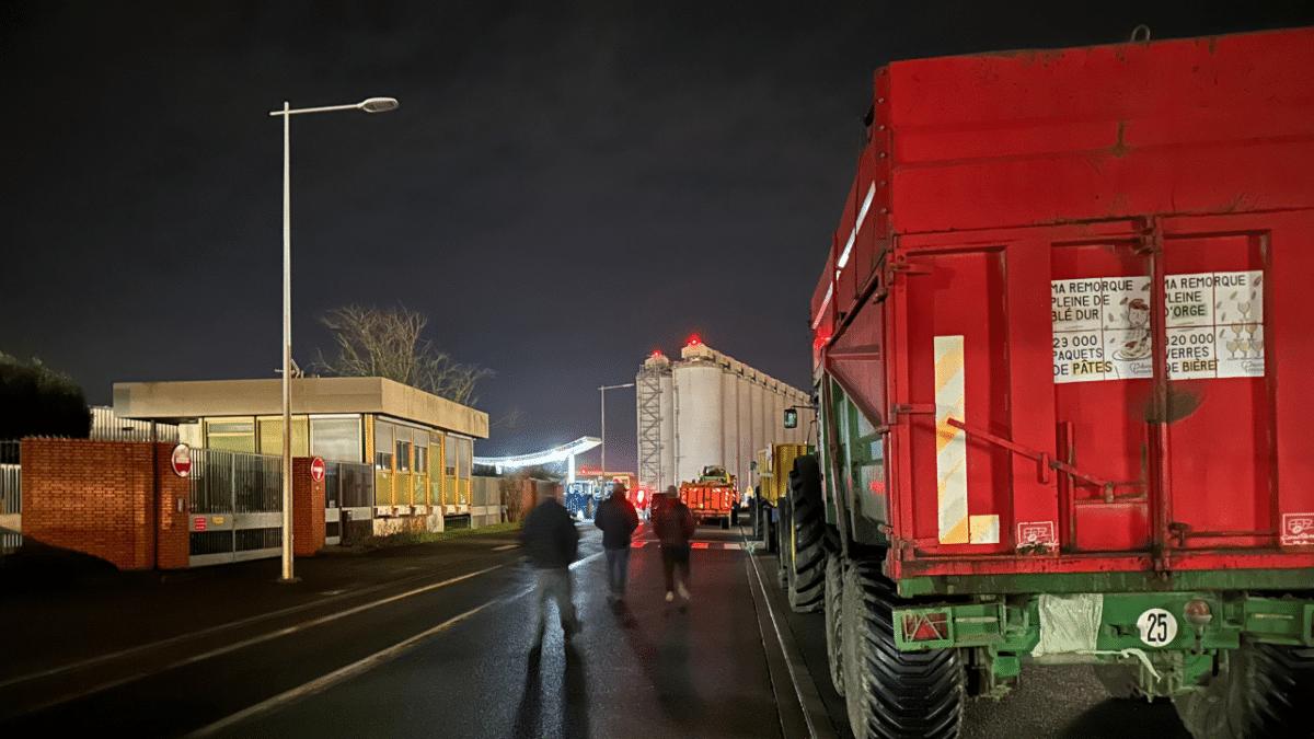le port de la Pallice à La rochelle, agriculteurs, blocage, dépôt pétrolier de la pallice
