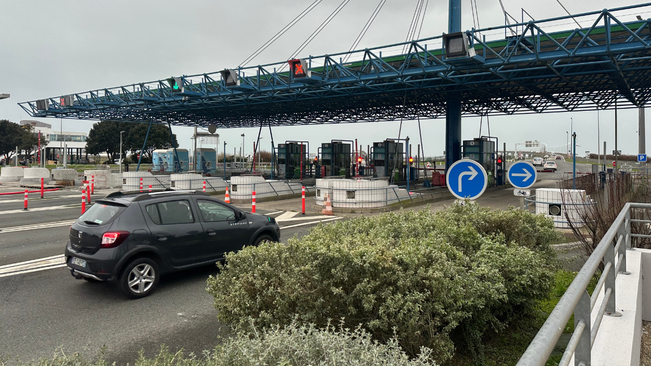 Le péage du pont de l’île de Ré et ses dernières cabines manuelles | TL – INF La Rochelle