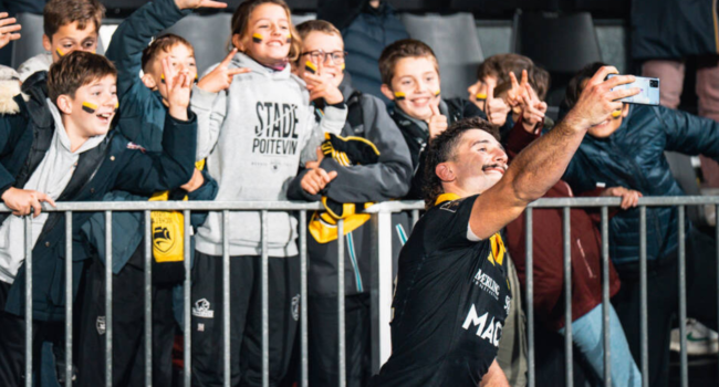 Jules Favre avec des supporters des Maritimes | Stade Rochelais