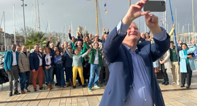 Olivier Falorni a présenté sa liste ce dimanche matin dans un bar du Vieux-Port | TL – INF La Rochelle