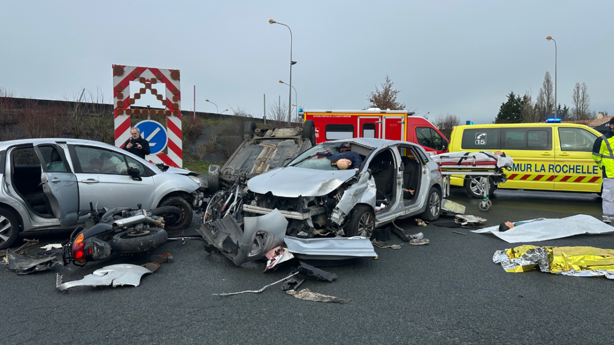 Un accident "XXL" a été reproduit sur l’aire de covoiturage d’Usseau à Sainte-Soulle, où un village de la sécurité routière a été installé. | TL – INF La Rochelle