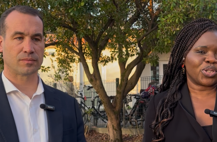 La tête de liste « Générations La Rochelle », Thibaut Guiraud, et Aline Guibordeau | TL - INF LR