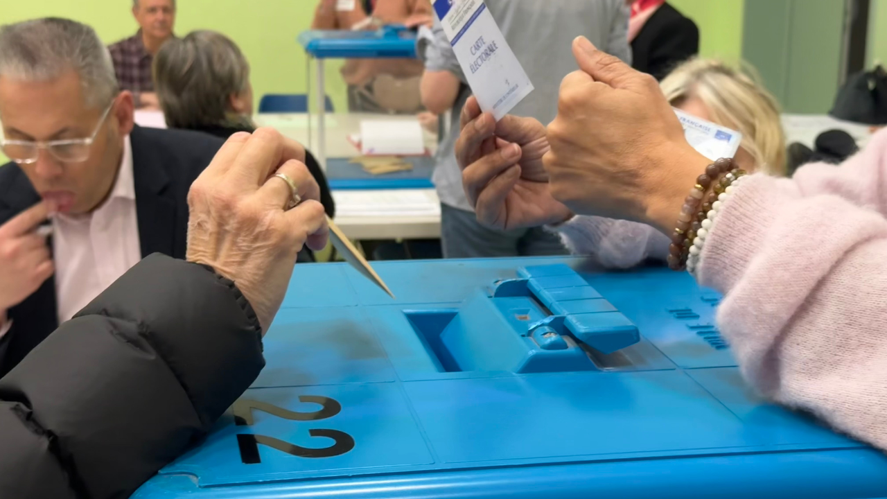 partir de 8 h les premiers Rochelais se sont rendus aux urnes TL - INF la Rochelle