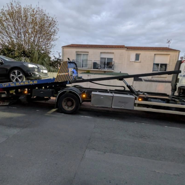 Le véhicule a été placé en fourrière et son conducteur interpellé | AB - Police 17