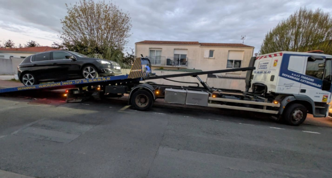 Le véhicule a été placé en fourrière et son conducteur interpellé | AB - Police 17