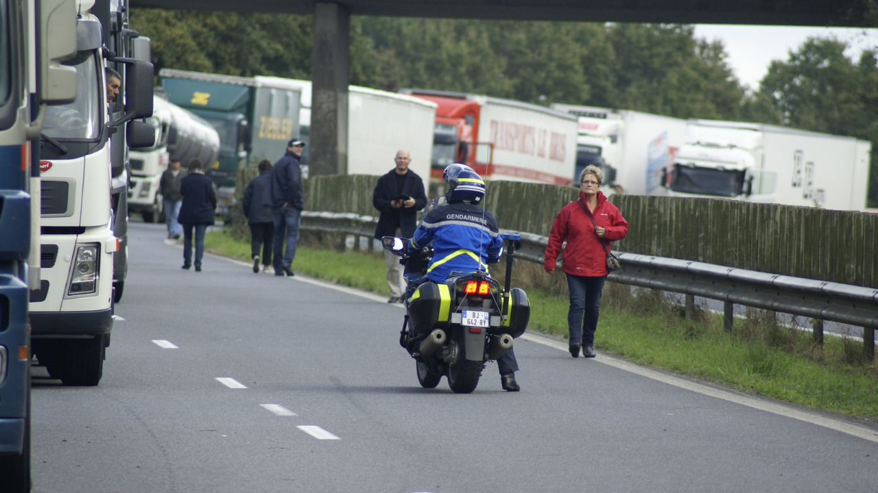 blocage, route, bouchon, gendarme, trafic, blocage routier