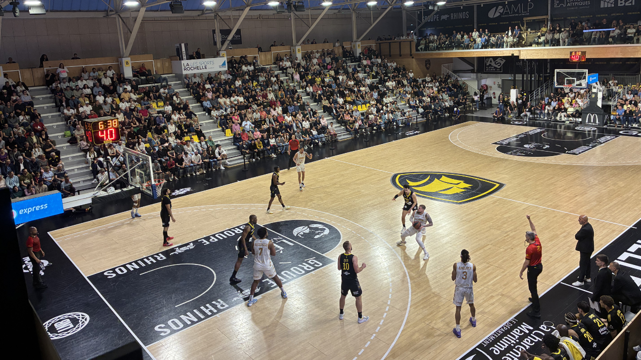 Basket : le Stade Rochelais s’impose face à Évreux (81-80) et conforte sa place dans le Top 10
