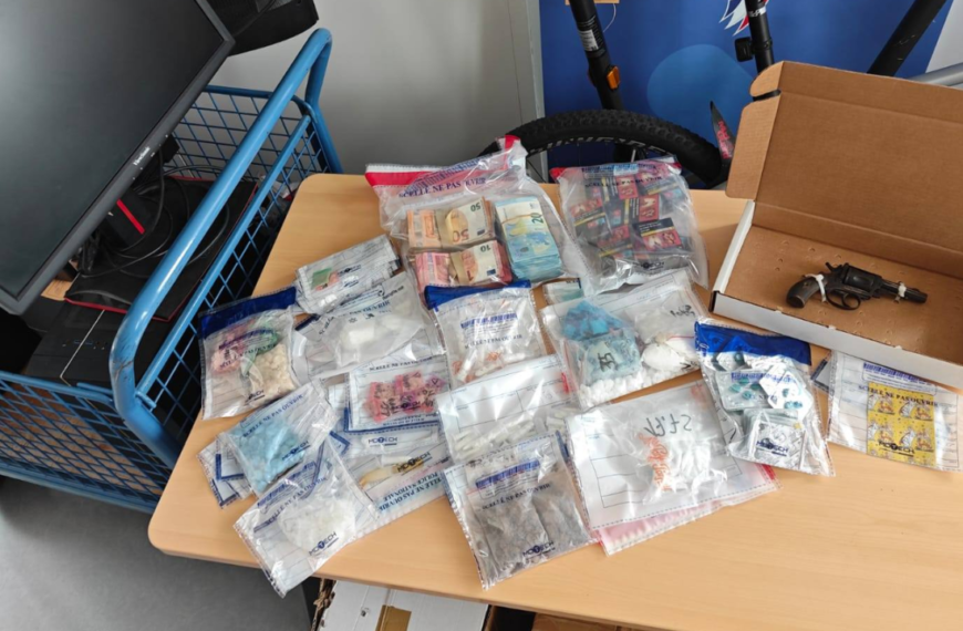 Près de 400 000€ de produits stupéfiants ont été retrouvé dans l'appartement | Police Nationale de Charente-Maritime