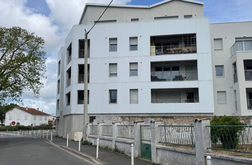 Le corps de la jeune femme a été retrouvé à l’entrée du parking souterrain de sa résidence, située avenue Léopold-Robinet | TL - INF LR