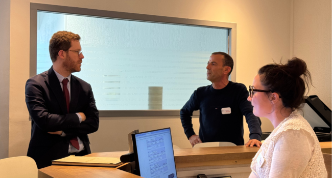 Le ministre a échangé avec les agents de la maison France Service | TL - INF LR