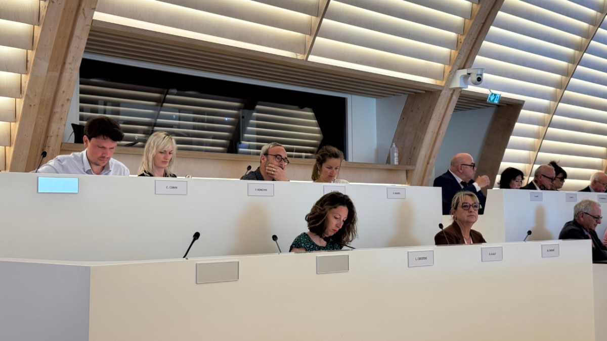 Le groupe d'opposition "La Rochelle Unie" représentant les socialistes, écologistes, communistes et le collectif de l'Assemblée Citoyenne | TL - INF LR