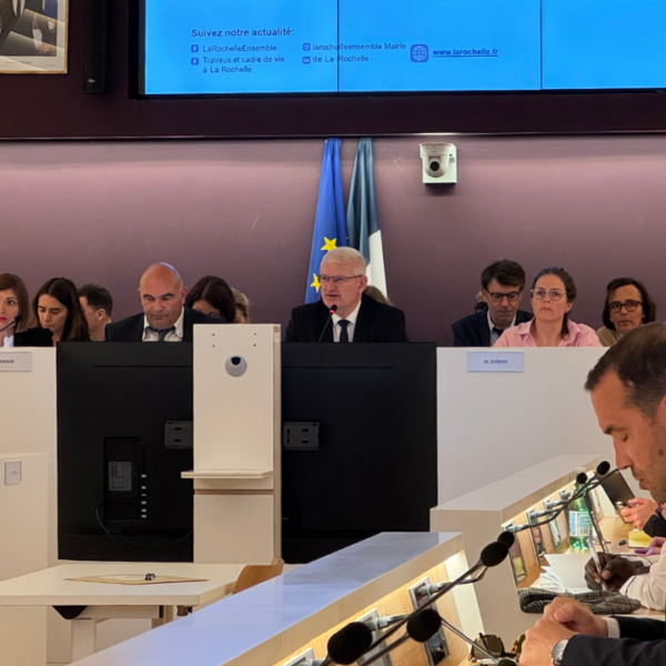 Olivier Falorni garde les mêmes indemnités que la mandature de Thibaut Guiraud | TL - INF la Rochelle