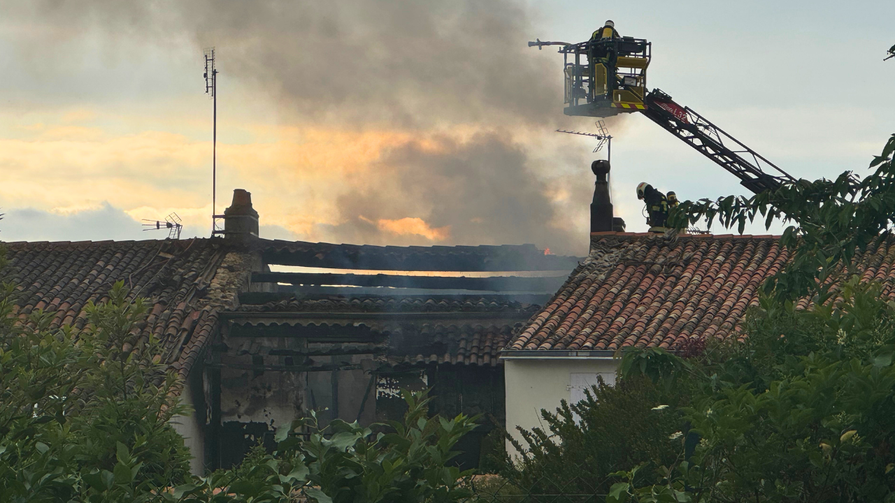 Le violent incendie a ravagé une ancienne pharmacie à l'Houmeau | TL - INF LR