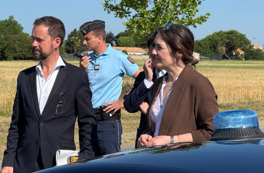 Estelle Balit a découvert les équipements de la gendarmerie pour la sécurité routière au côté de Brice Blondel, le préfet de Charente-Maritime | TL - INF LR