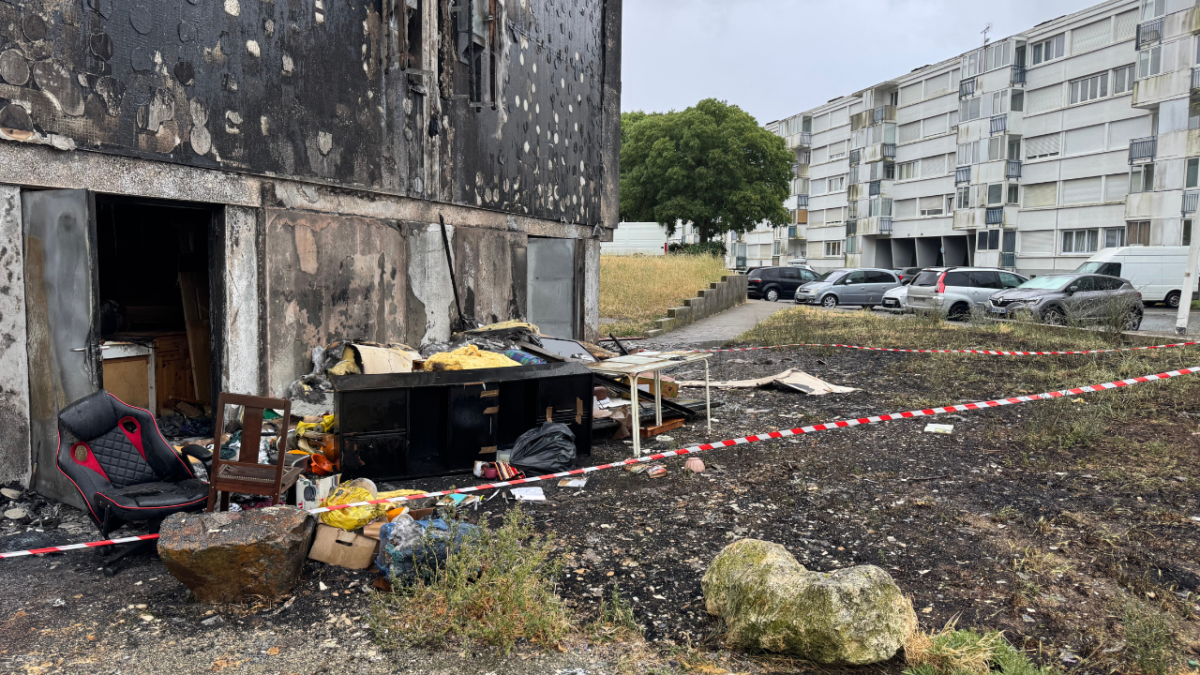 Un feu d'encombrants à proximité de l'immeuble serait à l'origine du sinistre | TL- INF LR