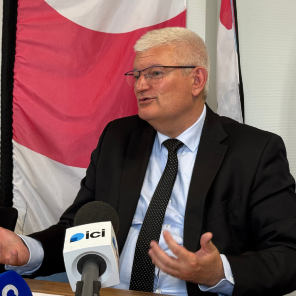 olivier falorni, maire de la rochelle, député,