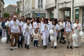 Près d'un millier de personnes se sont rassemblées pour cette marche blanche à Saint-Jean d'Angély | TL - INF LR