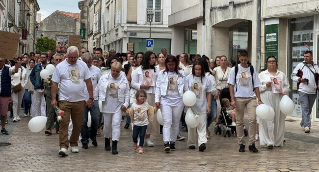 Près d'un millier de personnes se sont rassemblées pour cette marche blanche à Saint-Jean d'Angély | TL - INF LR