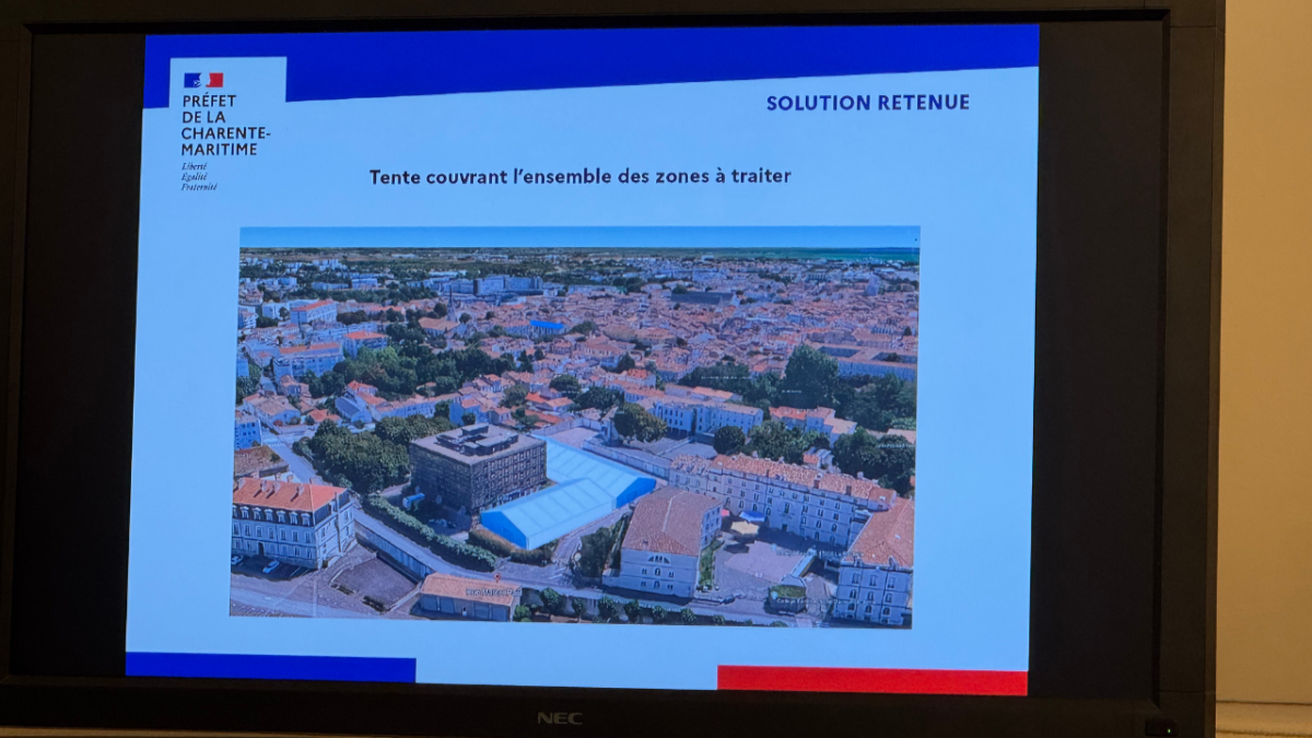 La tente qui sera installé sur le chantier sera en forme de L et "sur-mesure" pour ce chantier | TL - INF LR