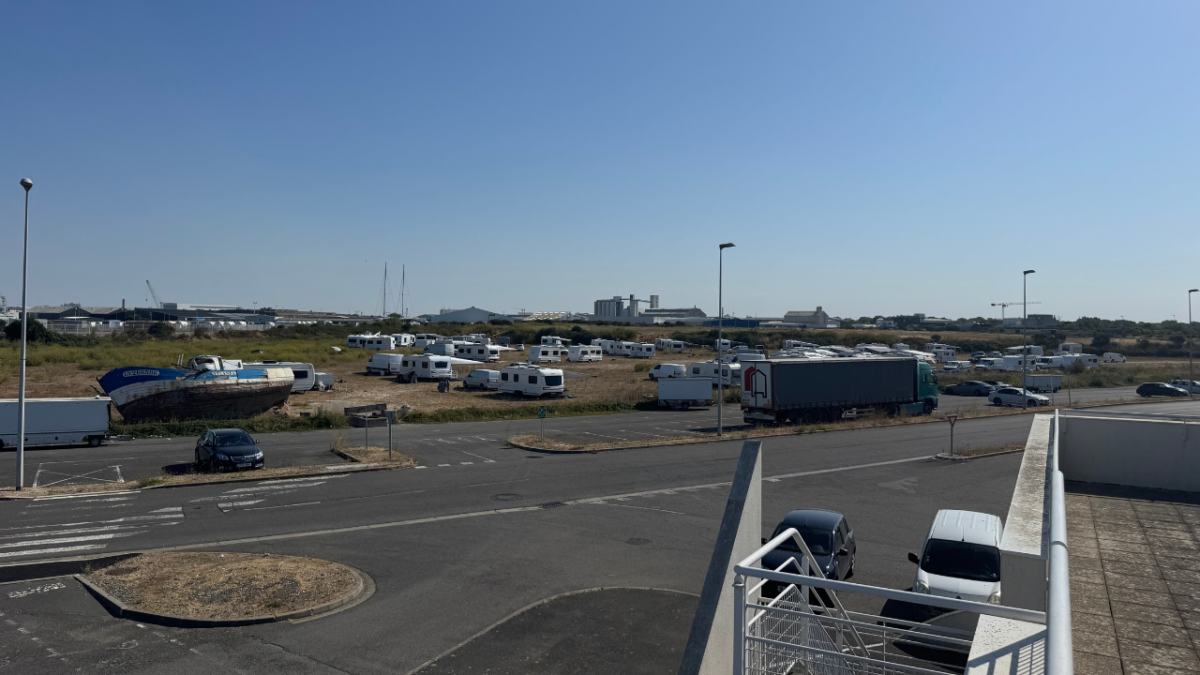 camp, caravane, gens du voyage