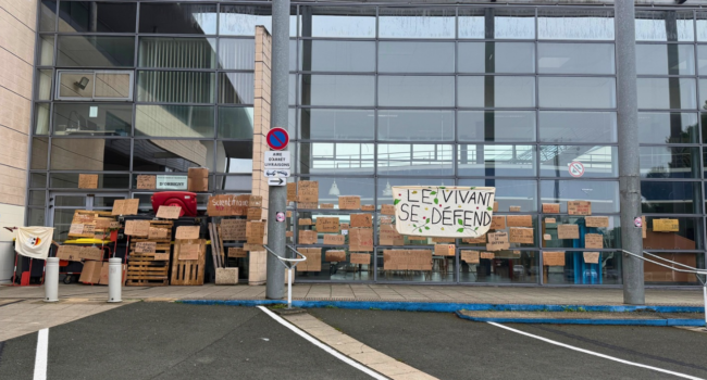 université la rochelle, blocage faculté de science, mouvement étudiant, manifestation, blocus,