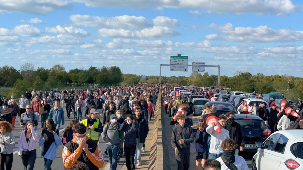 manifestation, rocade, la rochelle, 17 octobre, route bloqué, blocage, blocus