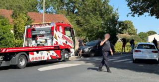 La police était sur place afin de déterminer les circonstances de l'accident. La voiture a été évacuée par une dépanneuse à 17 h 30 ce vendredi | TL. – INF LR